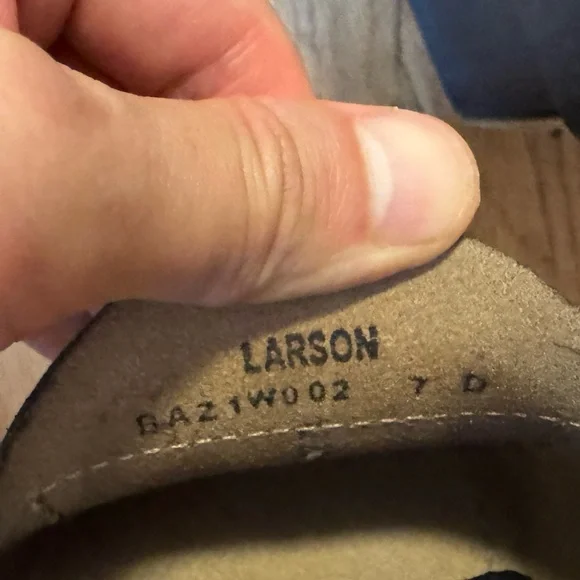 G.H. Bass & Co. Larson Weejuns Classic Black Leather Loafers - Picture 4 of 8